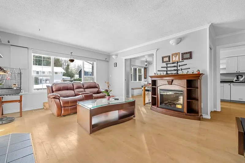 26953 28A AVENUE - photo 4 of 16