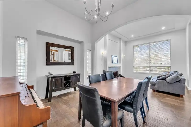 16955 84 AVENUE - photo 4 of 34