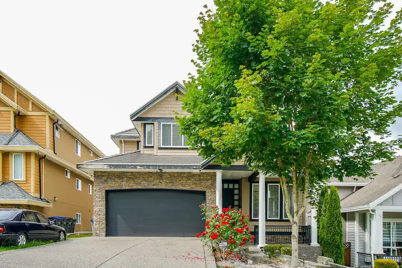 15075 70A AVENUE - photo 1 of 35