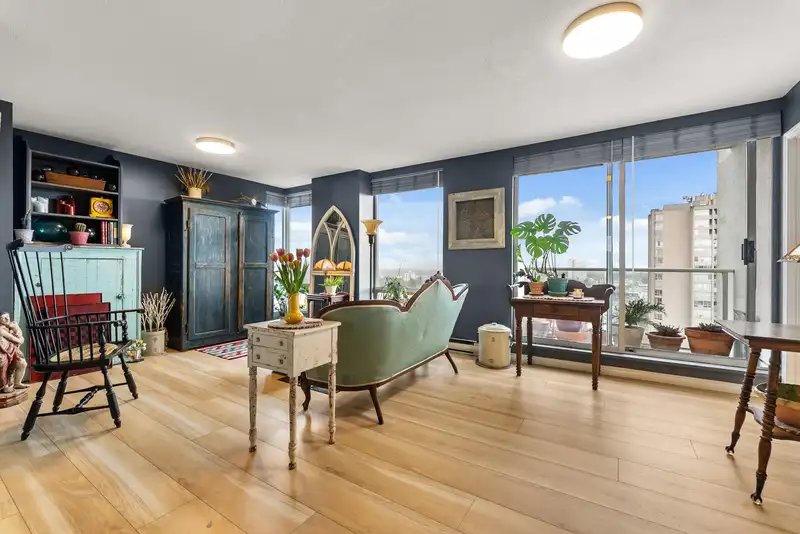 1702 14820 104 AVENUE - photo 4 of 28