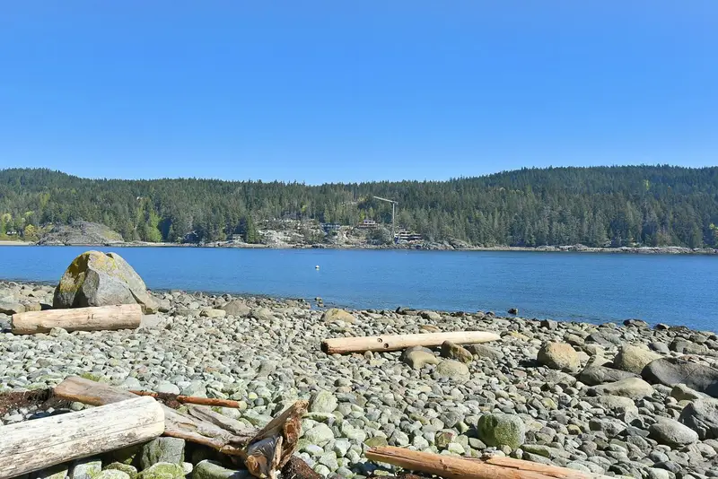 7638 EUREKA AVENUE - photo 2 of 25