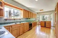 9469 148A STREET - thumbnail 11