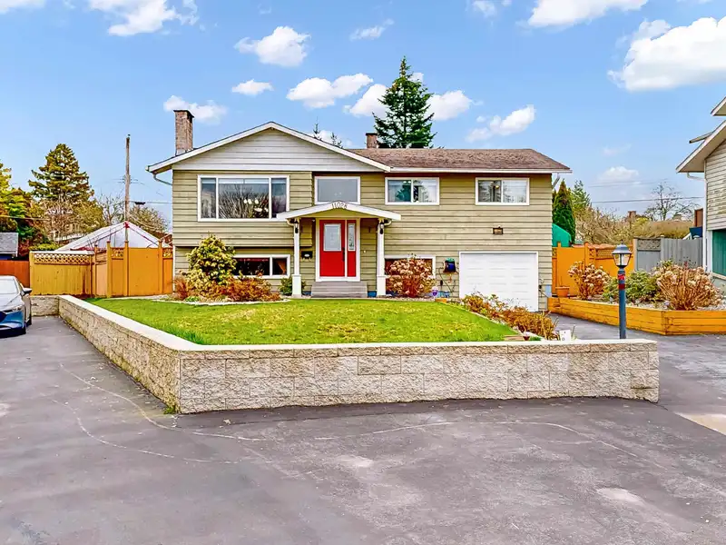 11028 SWAN CRESCENT - photo 1 of 40