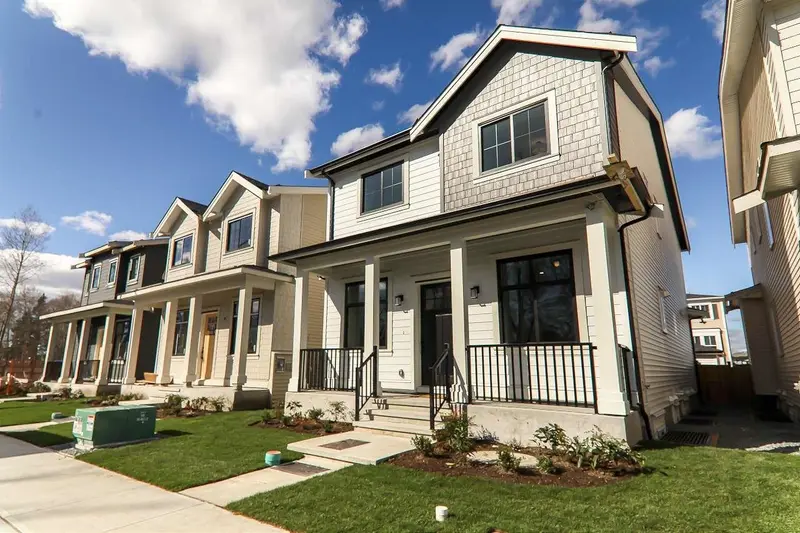 20677 76 AVENUE - photo 1 of 25