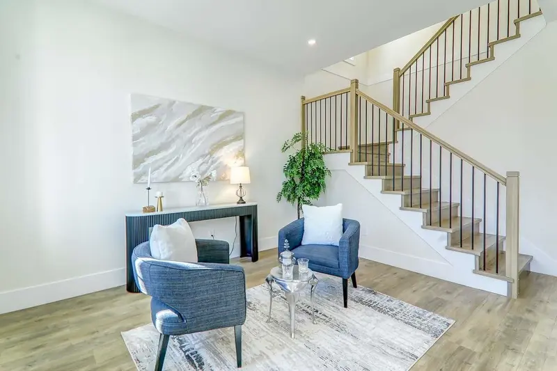 20677 76 AVENUE - photo 4 of 25