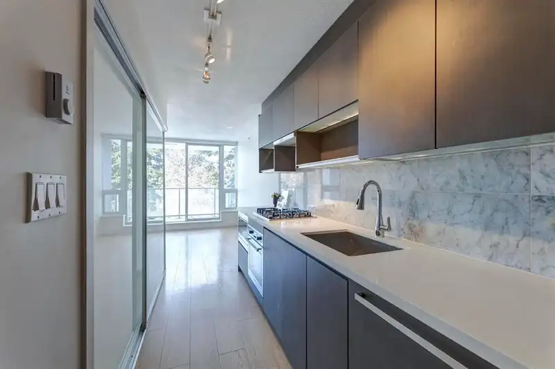 611 13750 100 AVENUE - photo 4 of 24