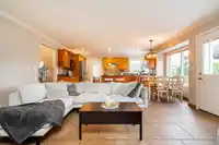 6909 182B STREET - thumbnail 10