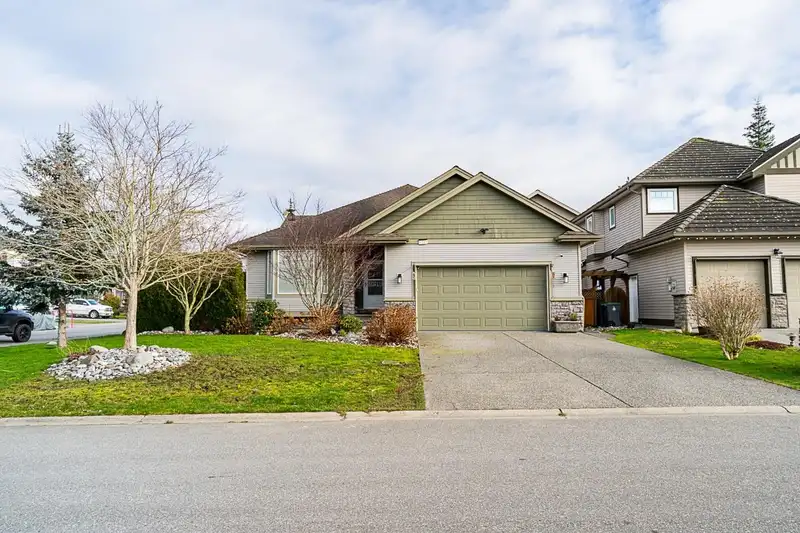 6348 186A STREET - photo 1 of 38