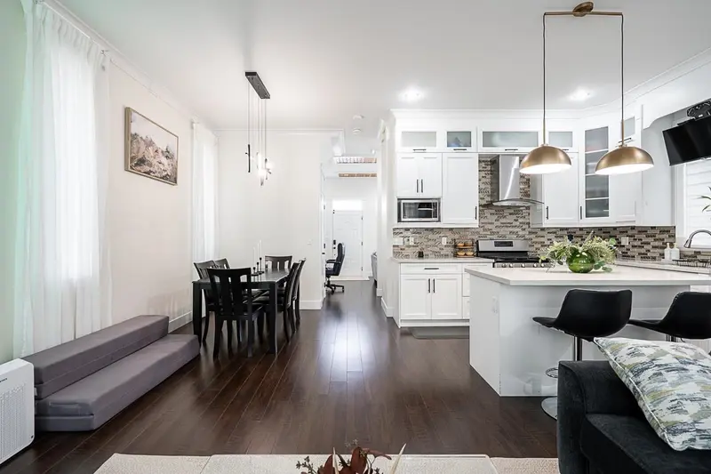 13916 60 AVENUE - photo 4 of 25