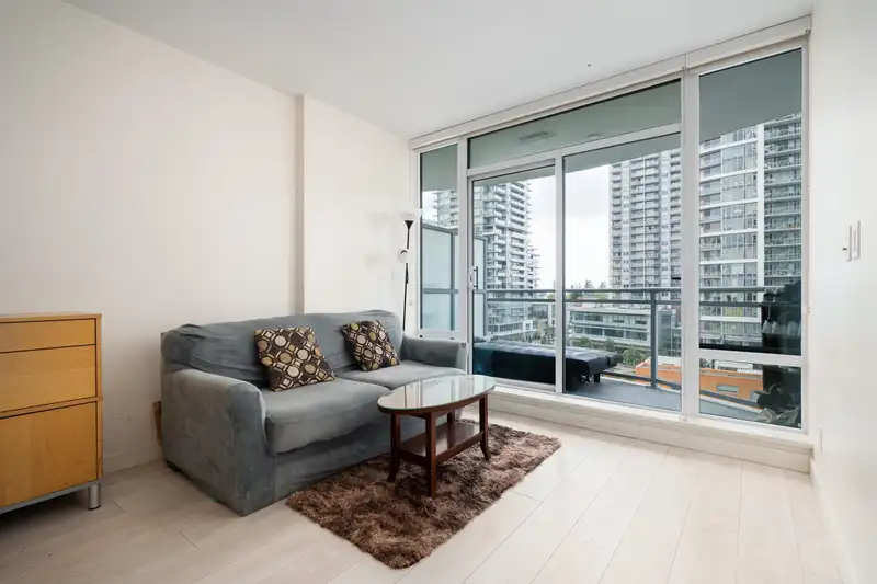 807 13318 104 AVENUE - photo 3 of 40