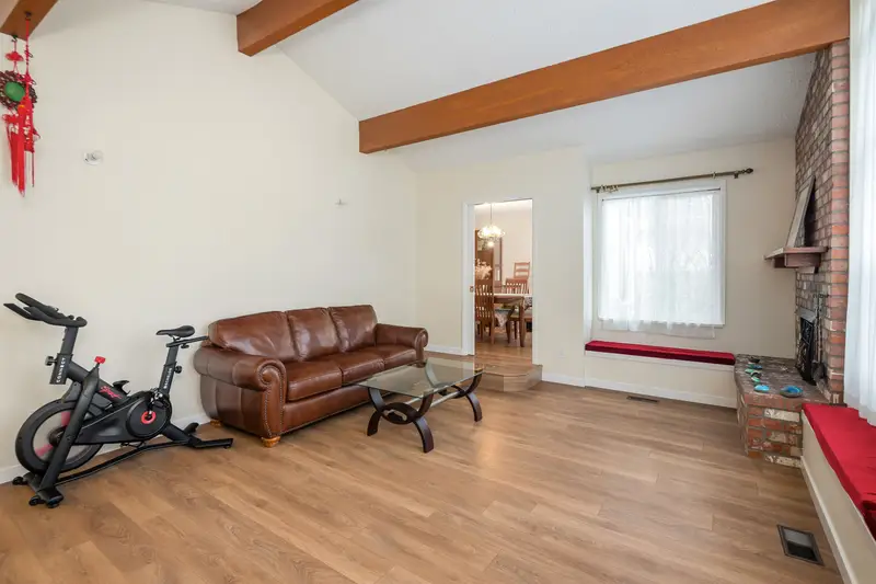 7720 NO.1 ROAD - photo 4 of 25