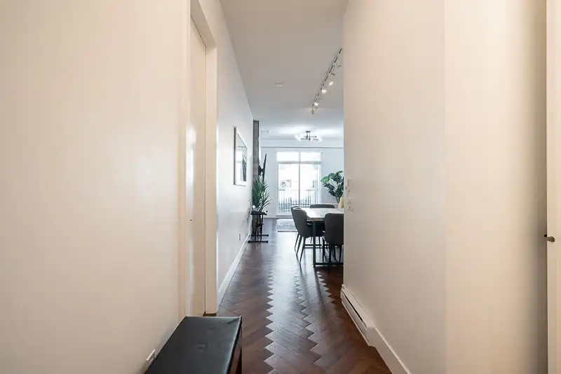 207 13929 105A AVENUE - photo 4 of 38