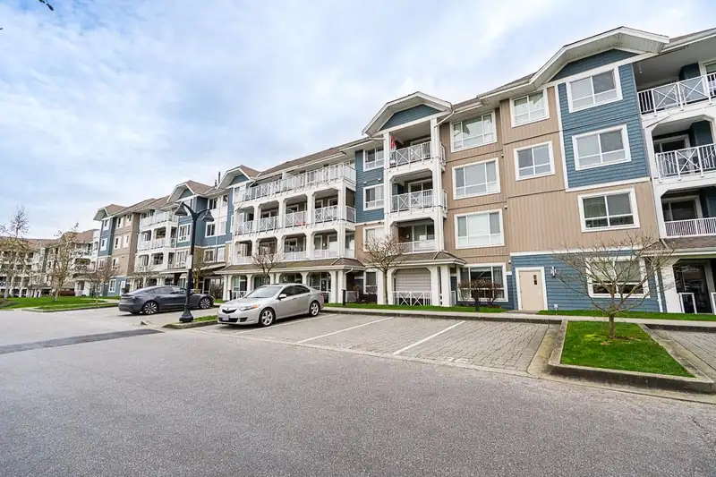 206 16396 64 AVENUE - photo 4 of 40