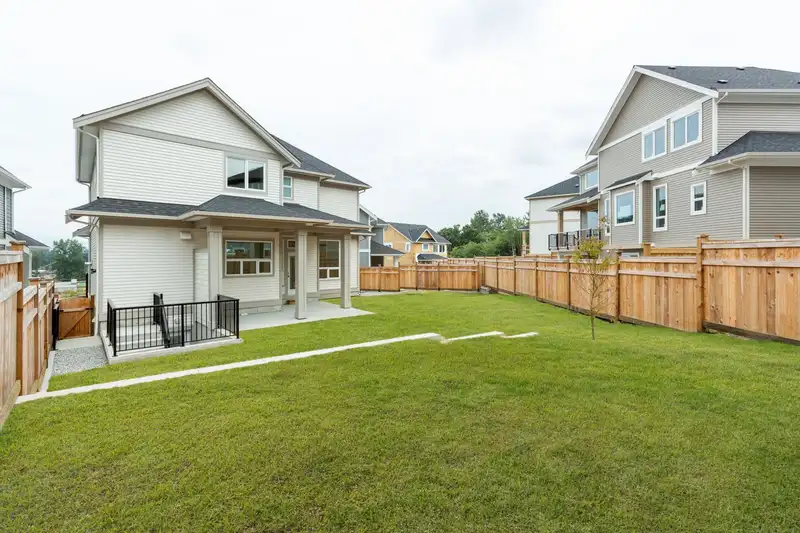 10125 ELDERBERRY CRESCENT - photo 3 of 11