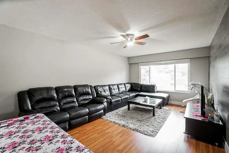17954 58 AVENUE - photo 3 of 40
