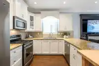 7137 196 STREET - thumbnail 7