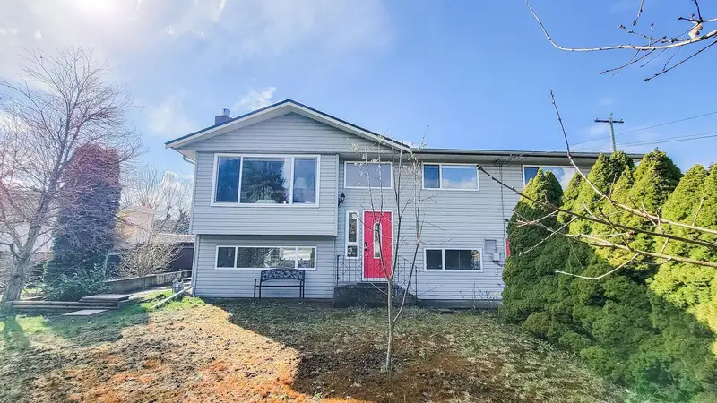 11645 195A STREET - photo 3 of 25