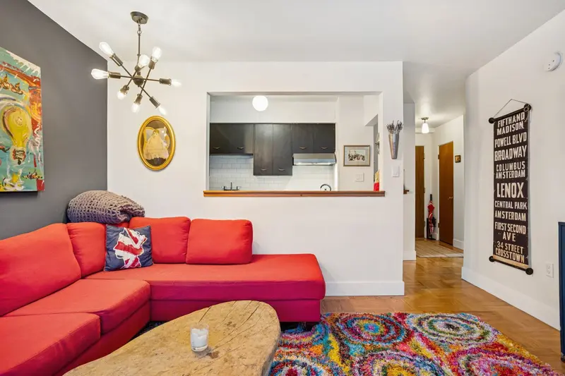 204 1050 CHILCO STREET - photo 4 of 20