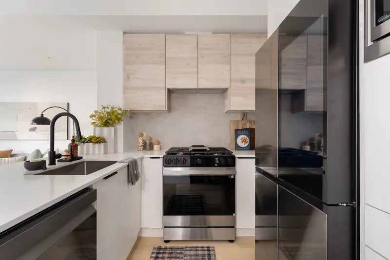 101 30494 CARDINAL AVENUE - photo 1 of 11