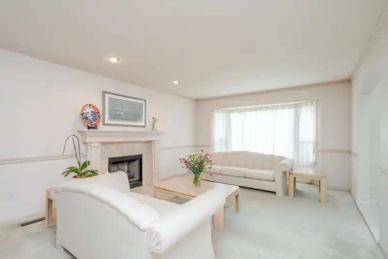 8719 140B STREET - photo 3 of 40