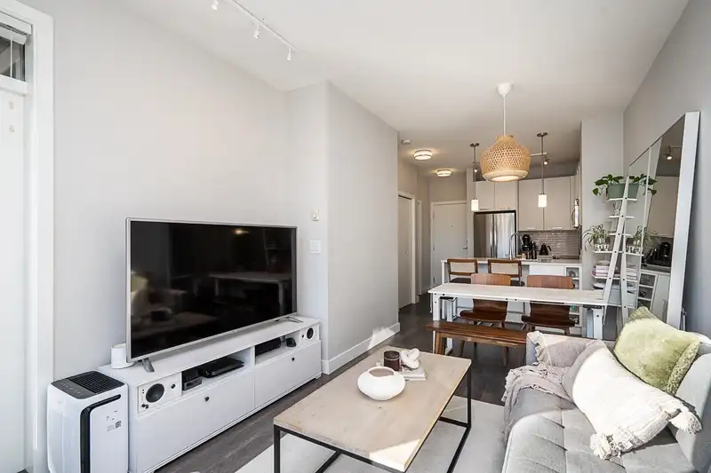 405 15388 105 AVENUE - photo 4 of 25