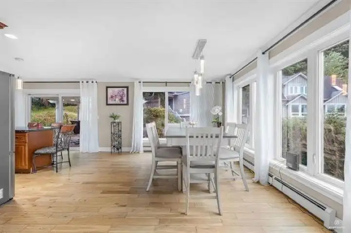 13848 116 AVENUE - photo 4 of 21