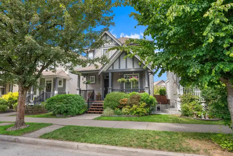 18565 67 AVENUE - photo 1 of 25