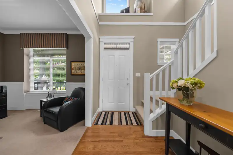 18565 67 AVENUE - photo 4 of 25
