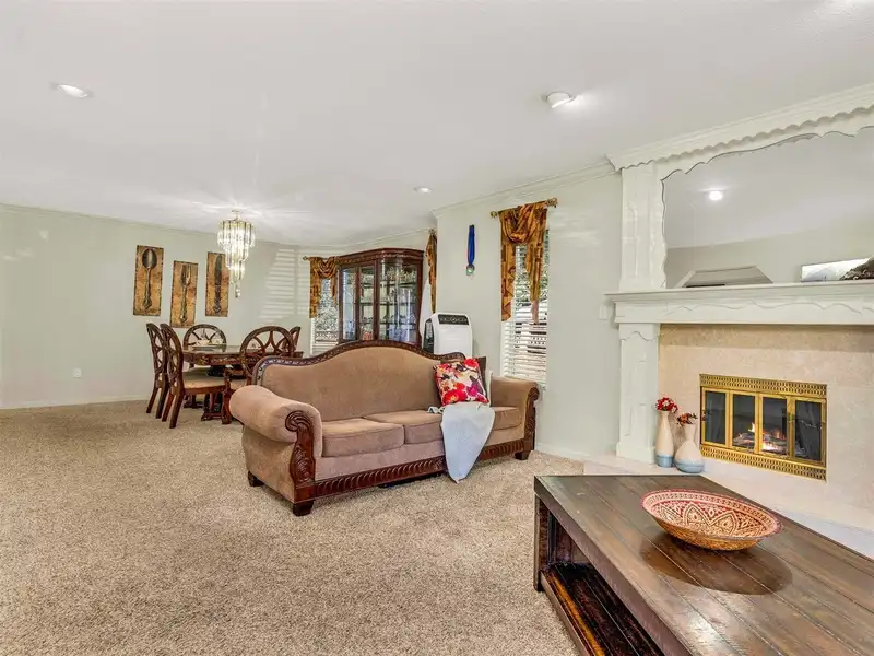 14337 77 AVENUE - photo 4 of 25