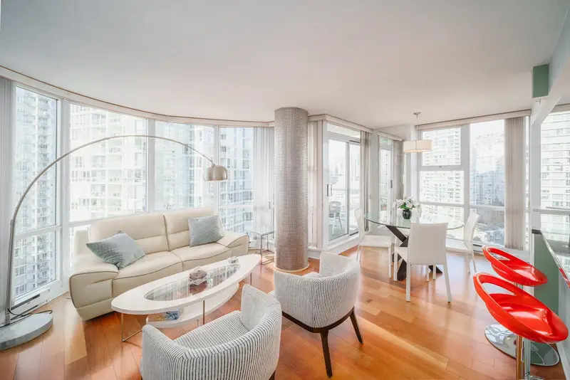 1906 1077 MARINASIDE CRESCENT - photo 2 of 25