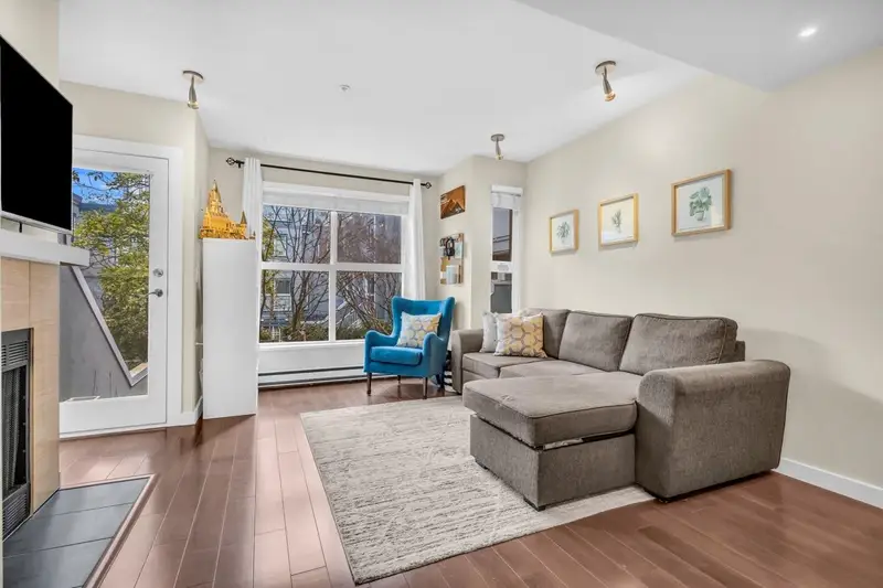 11 877 W 7TH AVENUE - photo 3 of 19