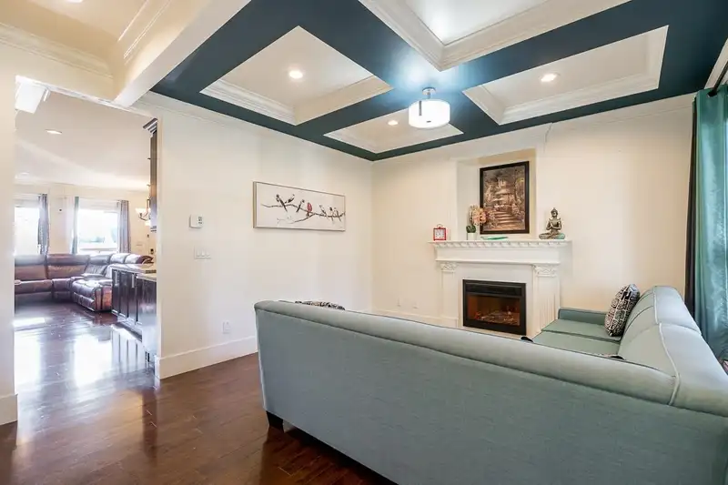 12920 60 AVENUE - photo 4 of 34