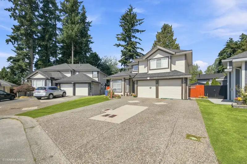 6045 131 STREET - photo 2 of 37