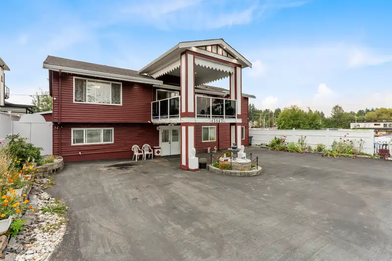 13567 67A AVENUE - photo 3 of 28