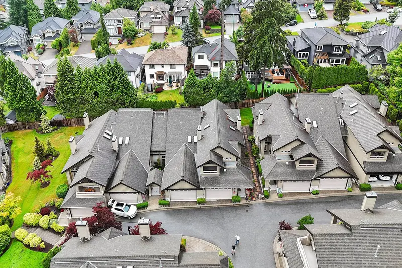 18 1550 LARKHALL CRESCENT - photo 3 of 25