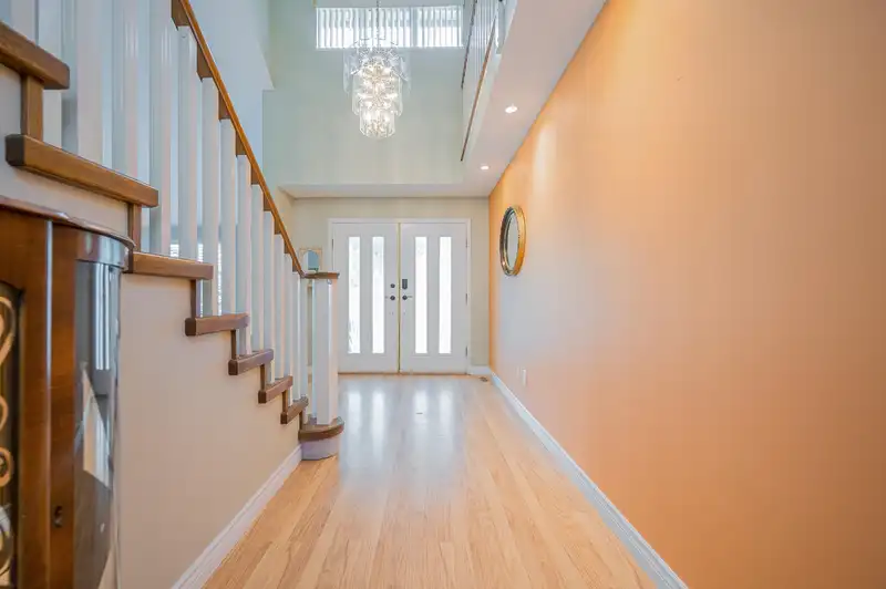 16168 91A AVENUE - photo 4 of 38