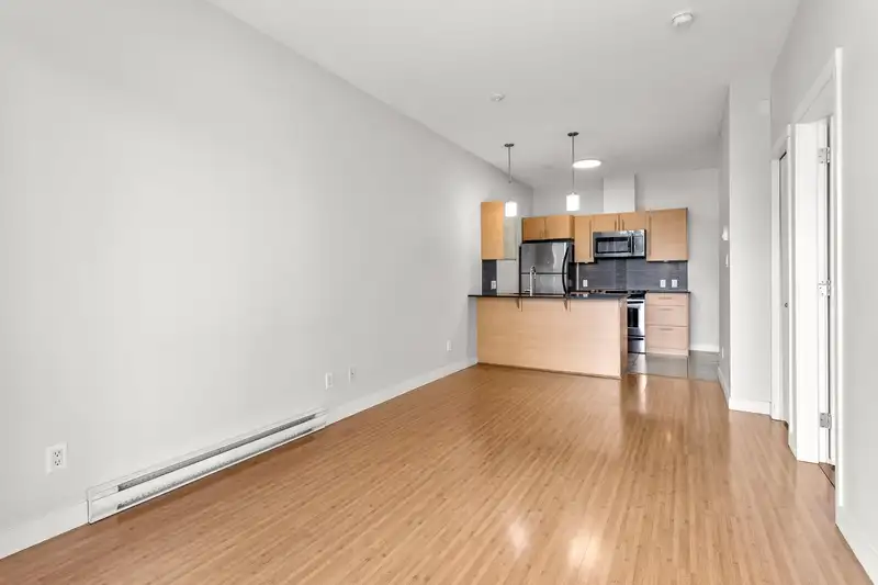 605 13399 104 AVENUE - photo 3 of 32