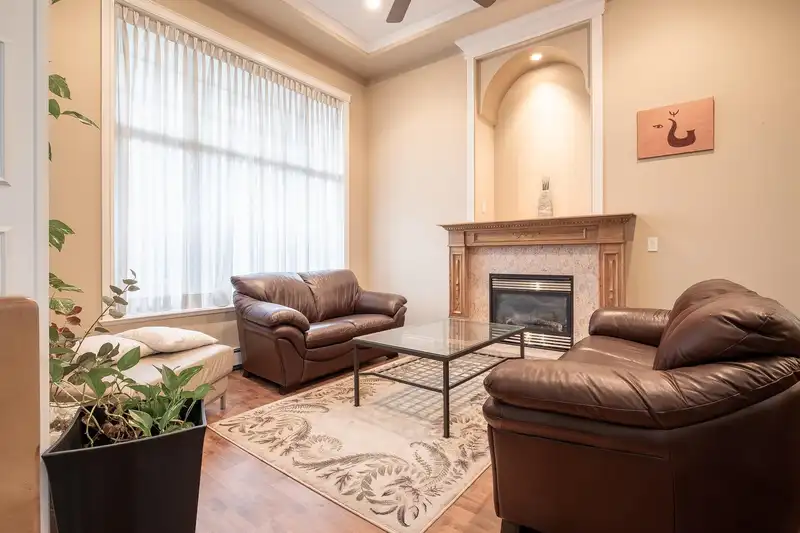 15075 66A AVENUE - photo 2 of 40