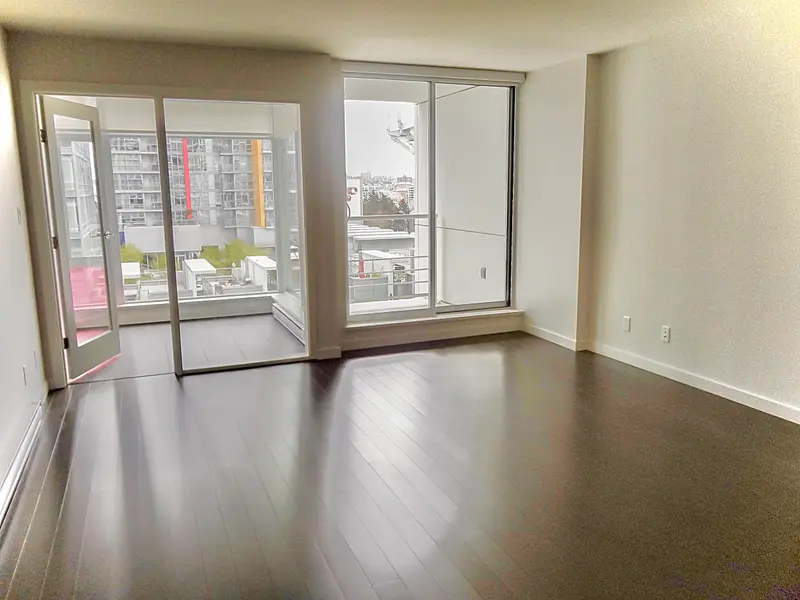 717 161 W GEORGIA STREET - photo 4 of 25