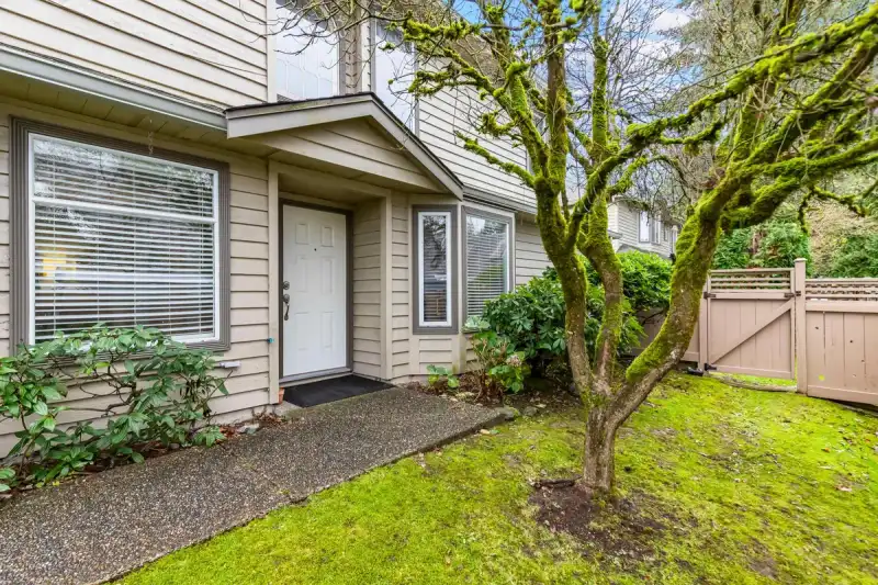 16 9727 152B STREET - photo 3 of 25