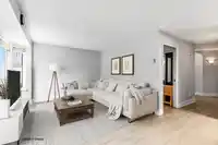 16 9727 152B STREET - thumbnail 4
