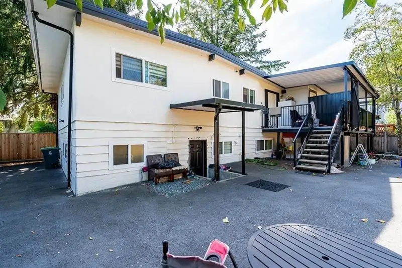 14125 75 AVENUE - photo 1 of 18