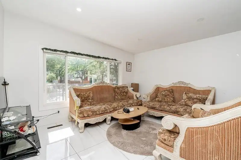 14125 75 AVENUE - photo 3 of 18