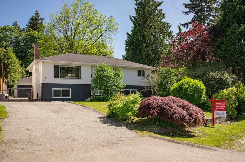11308 ROYAL CRESCENT - photo 2 of 40