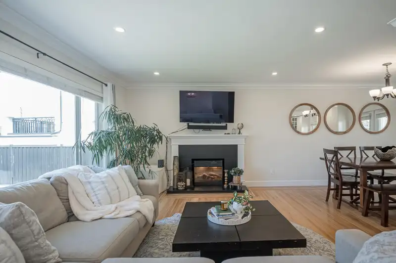 11308 ROYAL CRESCENT - photo 4 of 40