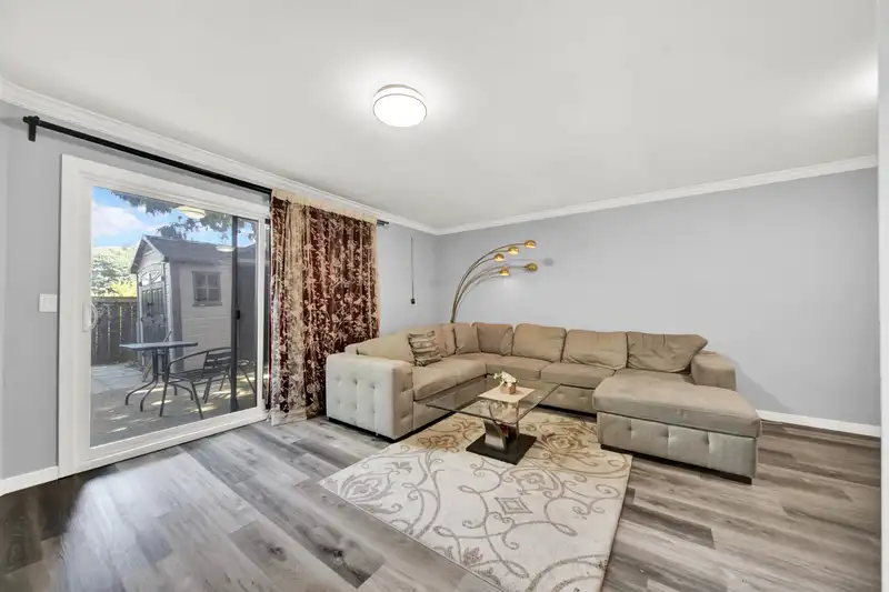 240 9454 PRINCE CHARLES BOULEVARD - photo 2 of 30