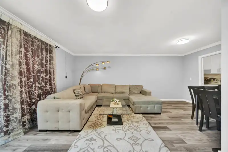 240 9454 PRINCE CHARLES BOULEVARD - photo 3 of 30