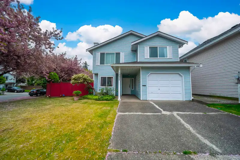 14932 98A AVENUE - photo 2 of 40