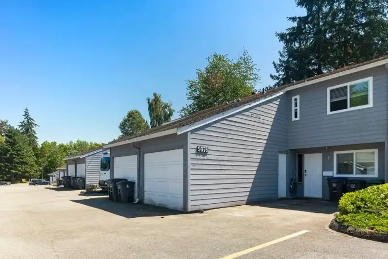 4 9976 149TH STREET - photo 1 of 35