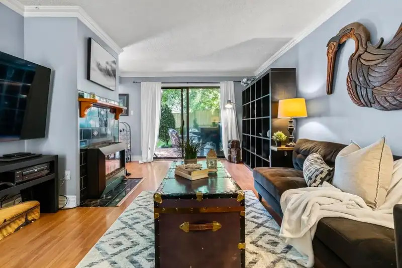 4 9976 149TH STREET - photo 2 of 35